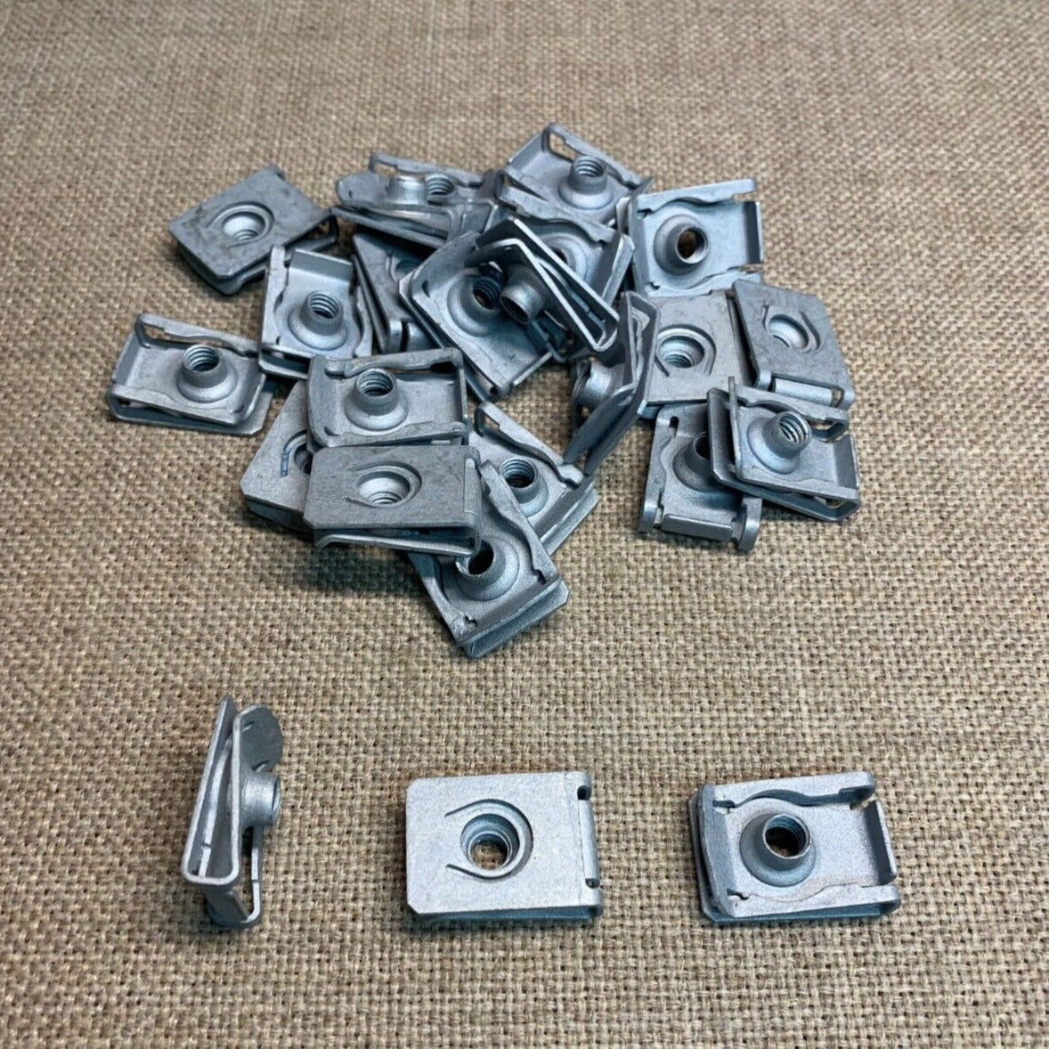 25 Auveco 22539 Extruded U-Nut, 13mm Hole Center to Edge, Chrys. 6105242-AA