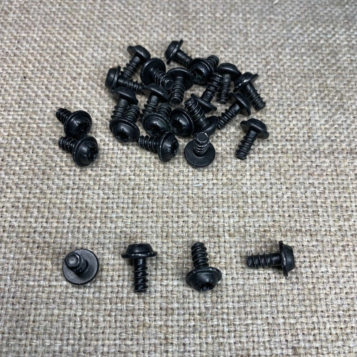 Auveco 25010 Thread Forming Screw - M4-1.46 x 8mm (Qty: 25)