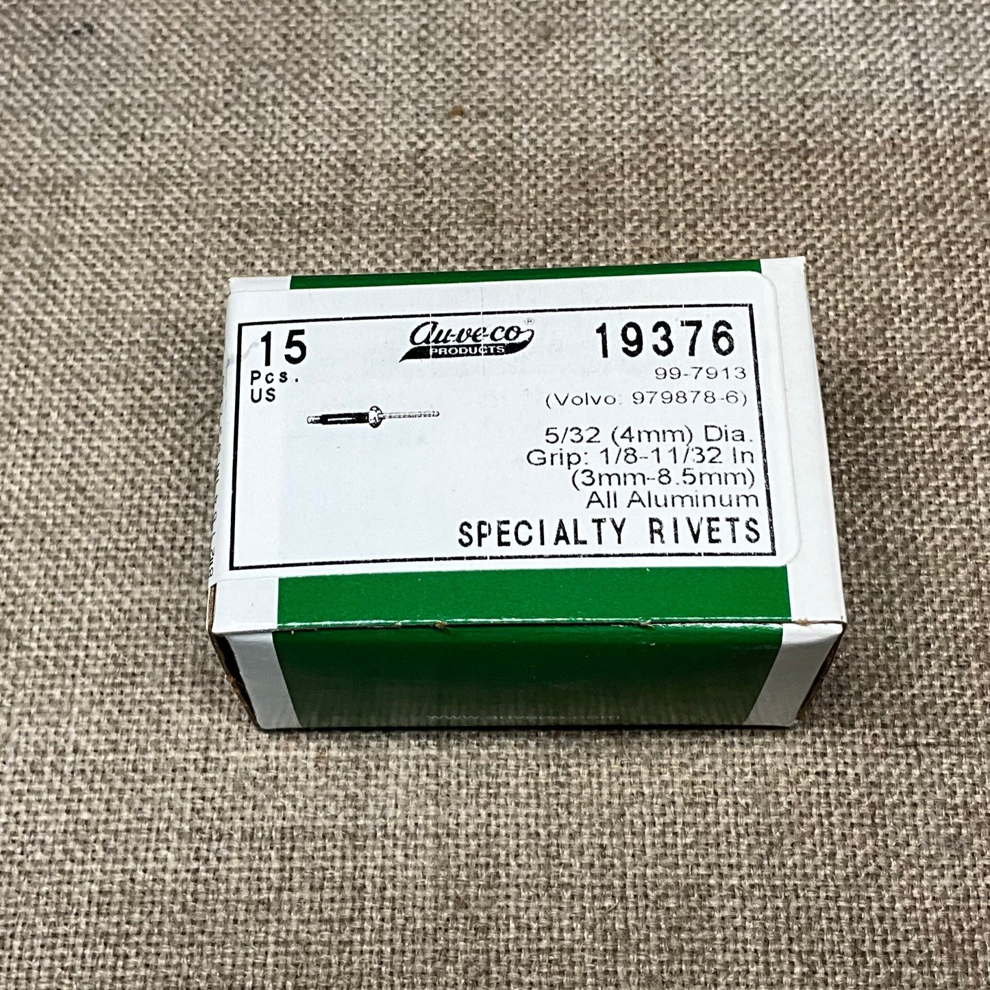 15 Specialty Rivets Auveco 19376 For Volvo : 979878-6 From 1993 - On Automobile