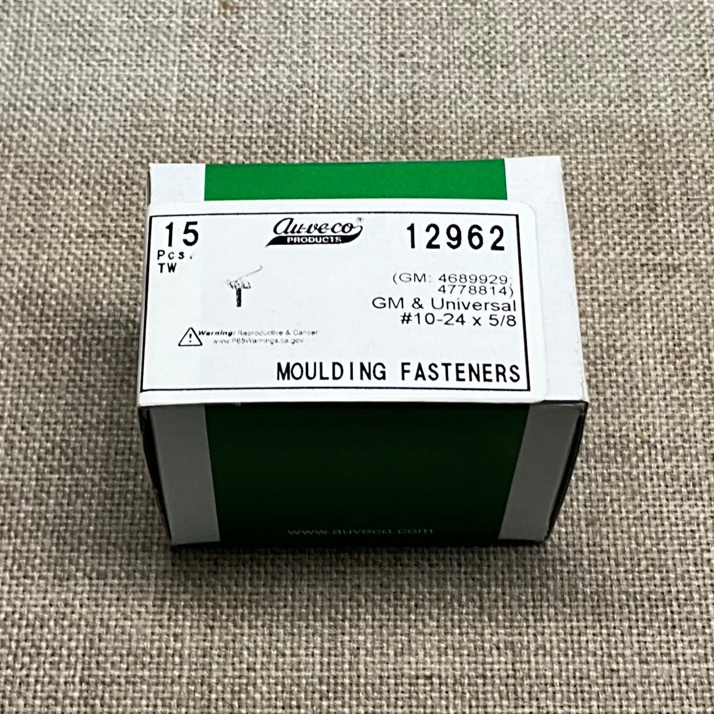 15 Universal Moulding clips with nuts Auveco 12962 GM OEM 4689929 4778814 USA