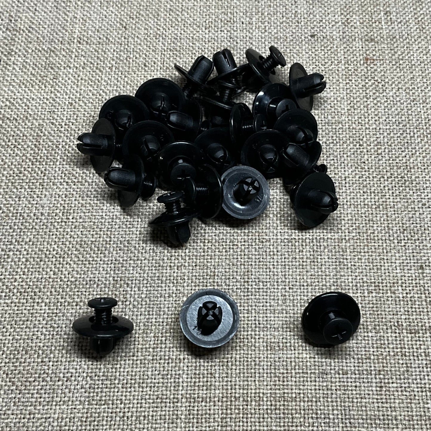 25 Black Nylon Push-Type Retainers Auveco 16000 Honda: 90675-SB3-003