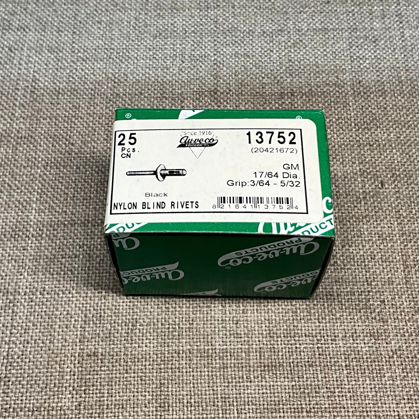 25 Nylon Blind Rivets Auveco 13752 For Automobile GM : 20421672 ; 15955172