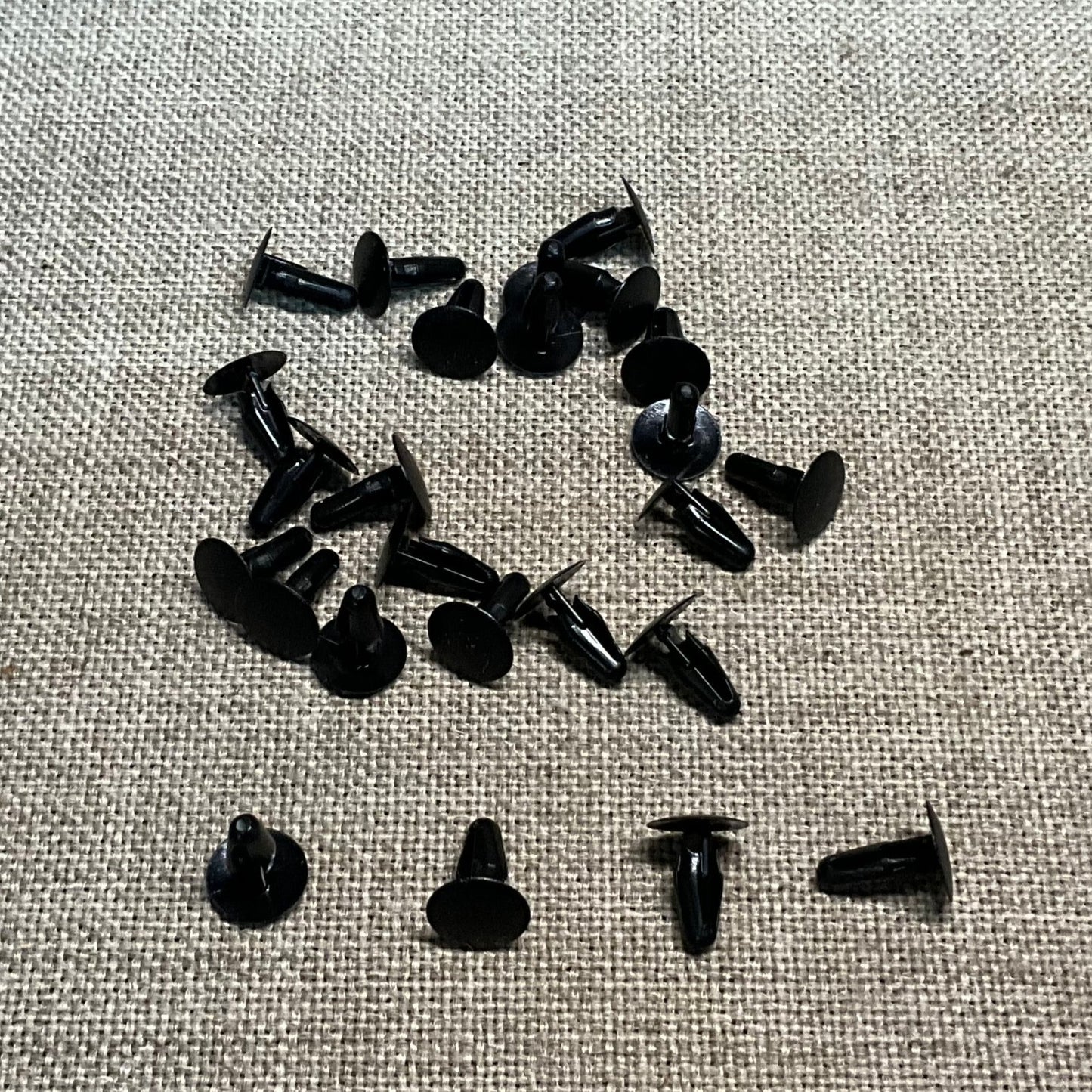 25 Pcs. Bumper Fascia Retainer Niisson 1990-On Auveco 17452