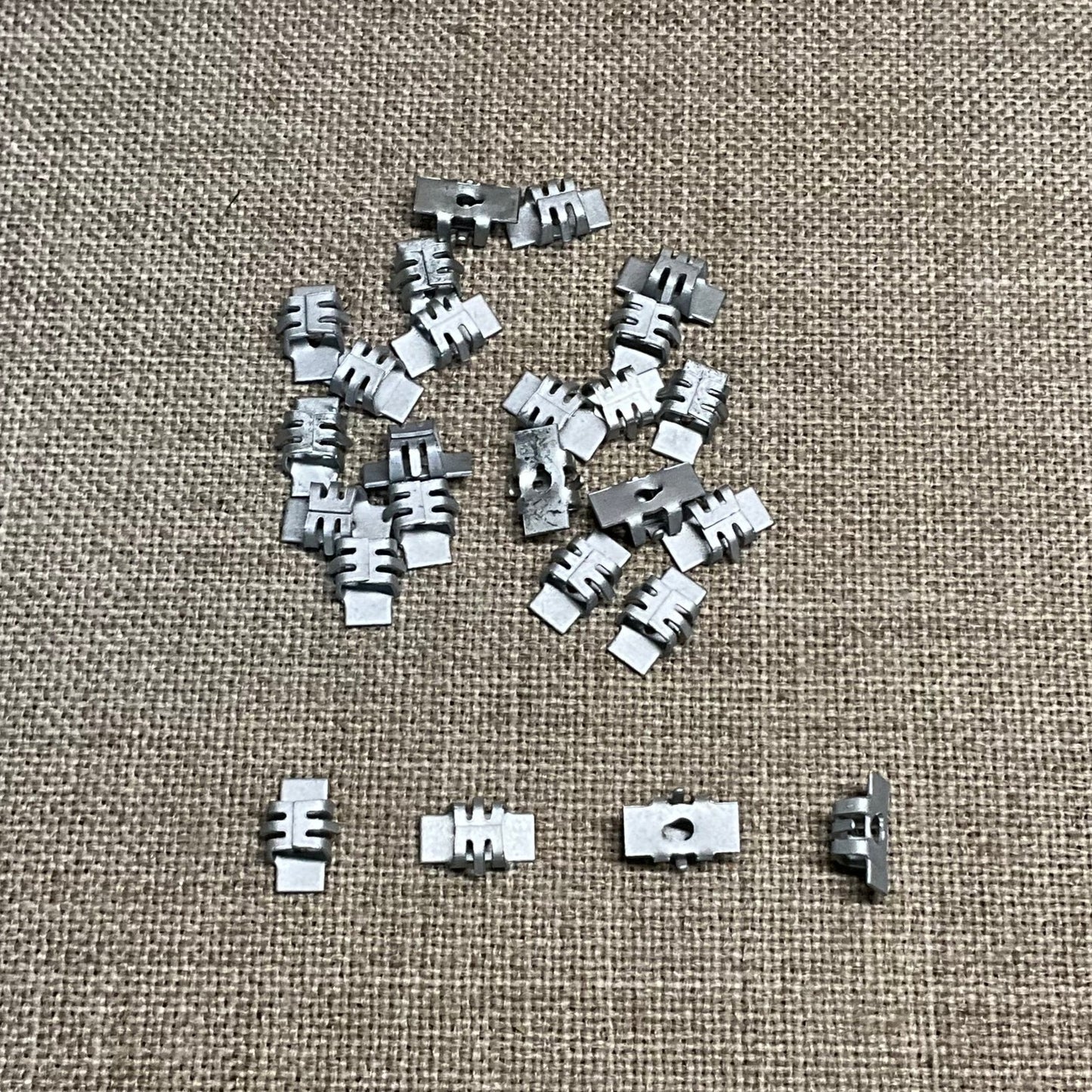 25 Radiator Grille Nuts Auveco 18153 GM Trucks C & K 1, 2, 3 OEM : 15686142