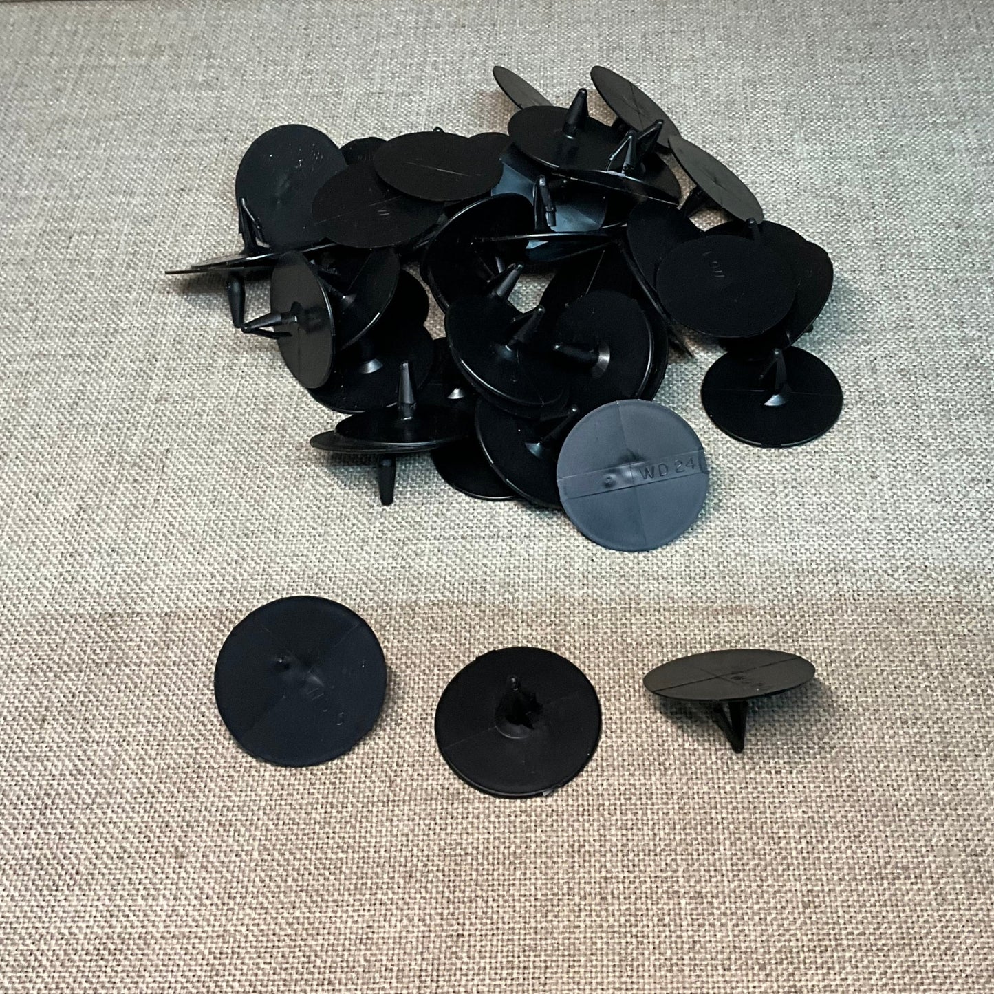 50 Hood Insulation Retainers Auveco 14163 Ford: 388908-S From 1975 - On *USA*