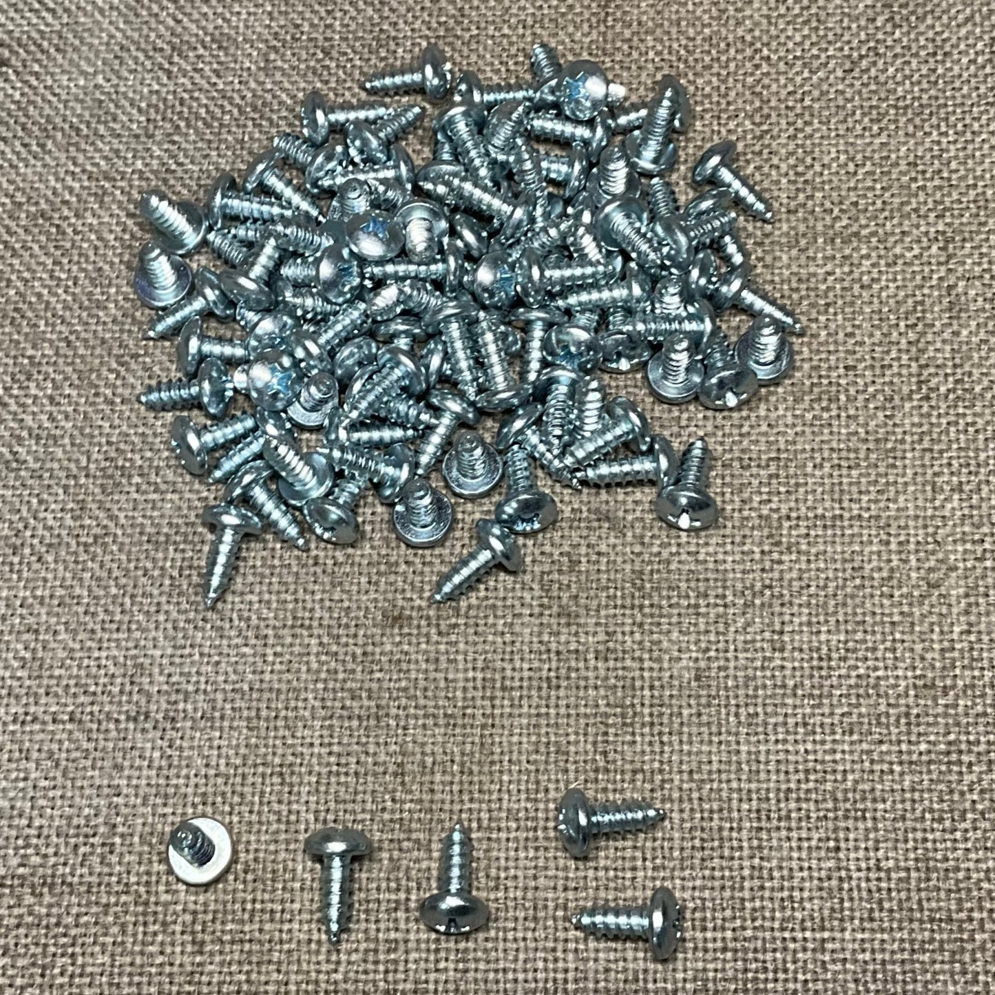 Auveco 1943 Phillips Pan Head Tapping Screws #10 X 1/2", Qty - 100