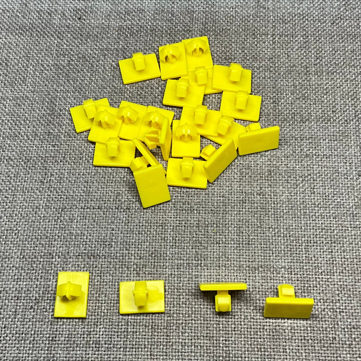 Auveco 20326 Moulding Clip, Yellow Nylon, Cadilacc 1998-On Qty: 25