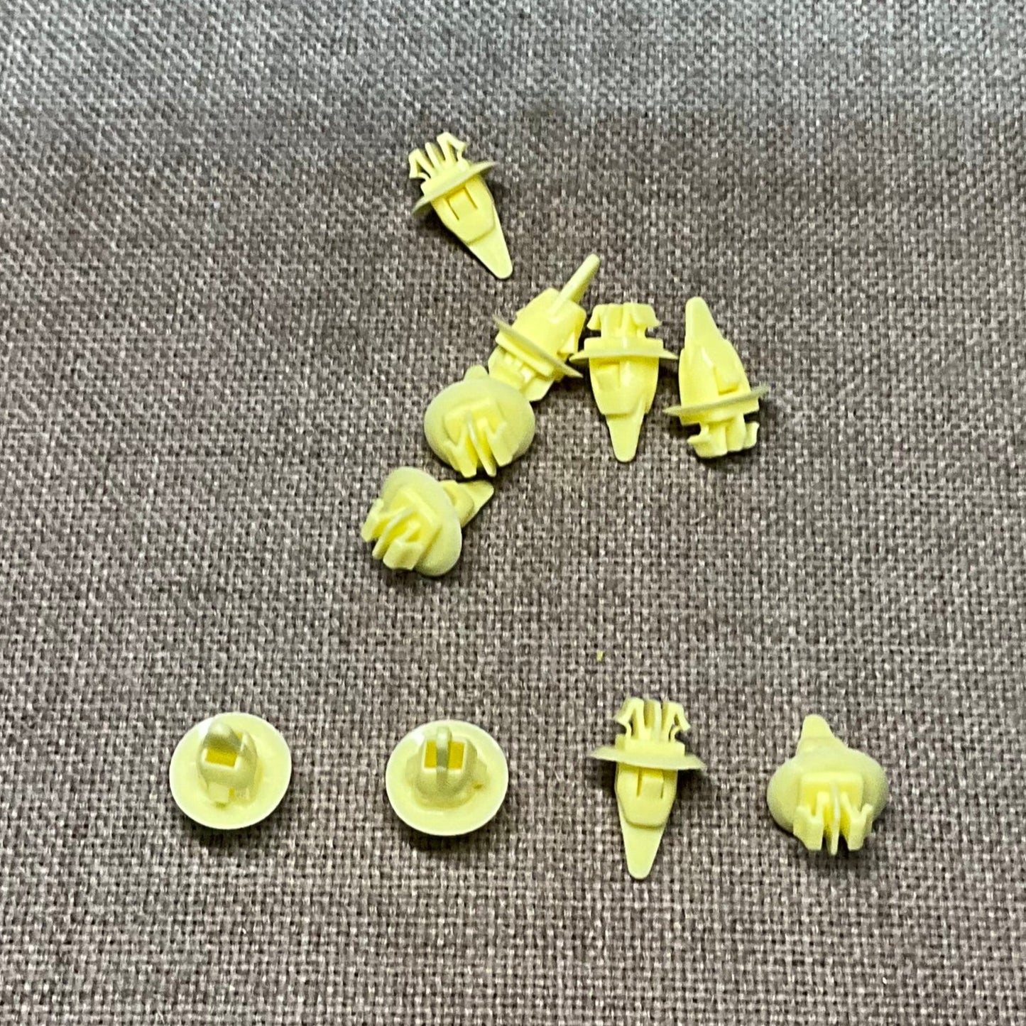 Auveco 20429 Fender Wheel Flare Moulding Clip For Toyata 90467-11100 10 Pcs.