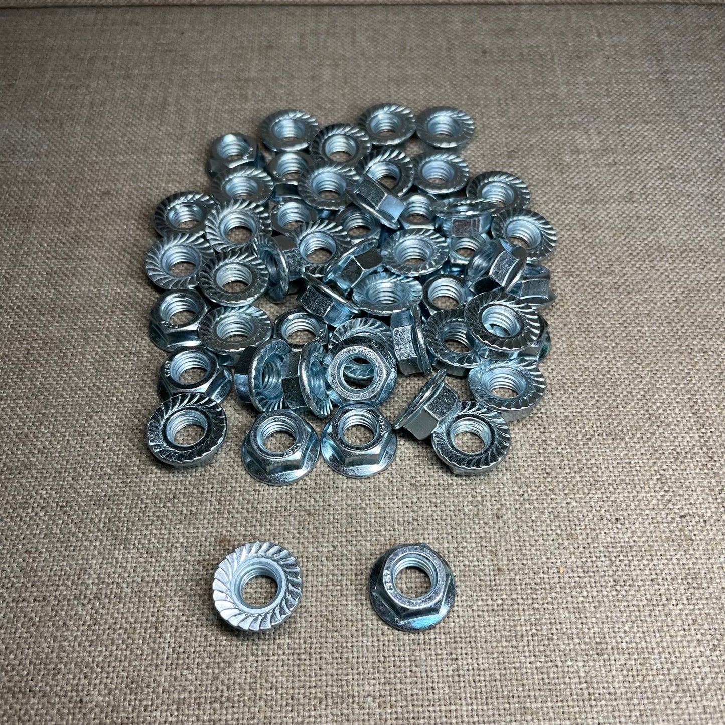 Standard Flange Spin Lock Nuts With Serrations Auveco 14877