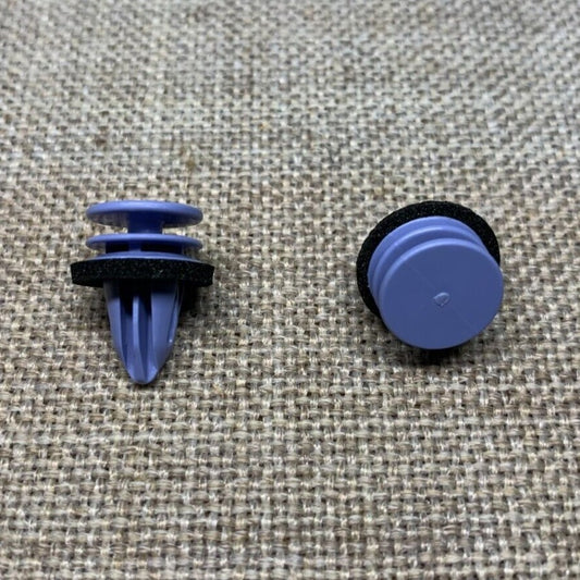 25 Auveco 22950Door Trim Panel Retainer With Sealer, for Merced 001-991-57-98