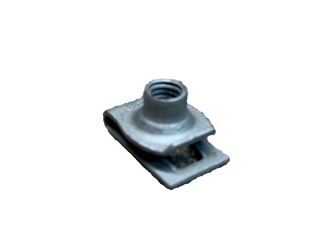 15 Auveco - 25188 - Front Lamp And Rear Bumper U-Nut