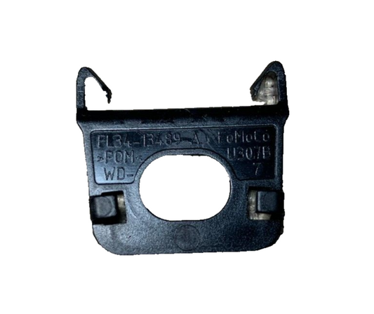 25 Auveco 22912 Tail Lamp Assembly Clip
