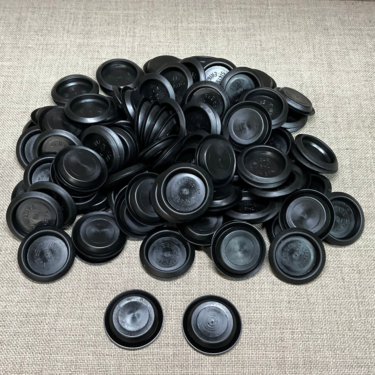 100 Plastic Plug Buttons hole size 3/4" Auto Car Truck Auveco 9289 Universal