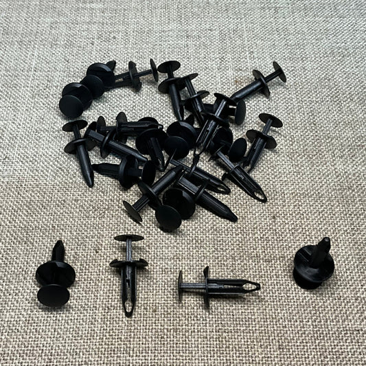 25 Fascia Retainers Auveco 14018 Ford: N803716-S Mustang and Capri From 1985 On