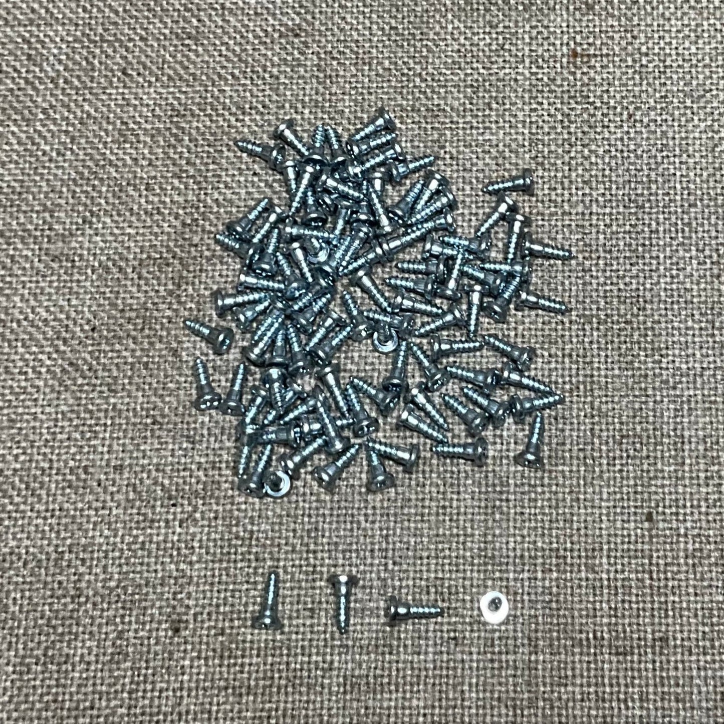 100 Special Phillips Flat Head Tapping Screws Auveco 9877 For Molding Clips