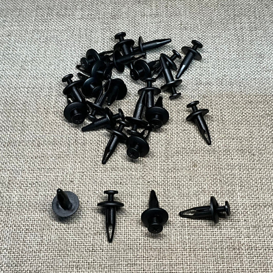 25 Radiator Shroud & Trim Retainers Auveco 14753 GM: 20664092 Ford: N804570S