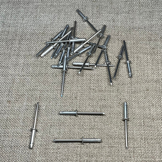 25 Split Type Aluminum Rivets Auveco 20971 Mercedes - Benz 2004 : 0039909497