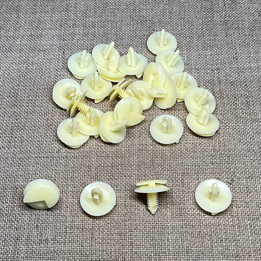 25 Trim Panel Retainers Auveco 11678 GM: 9685057 Chry: 6003349 AMC: 4005470 VW