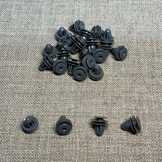 25 Trim Panel Retainers Auveco 19145 OEM Honda : 91560-SPO-OO3 From 1991 - On
