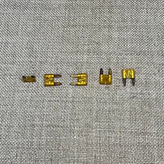 5 - 5 AMP Mini Fuses Auveco 16354 Car Truck Van Auto