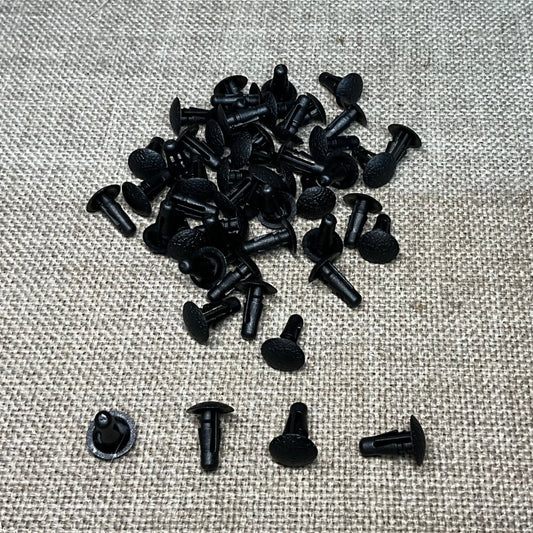 50 Black Nylon Retaining Clips Auveco 14355 For Import Auto Niisson 01553-00401