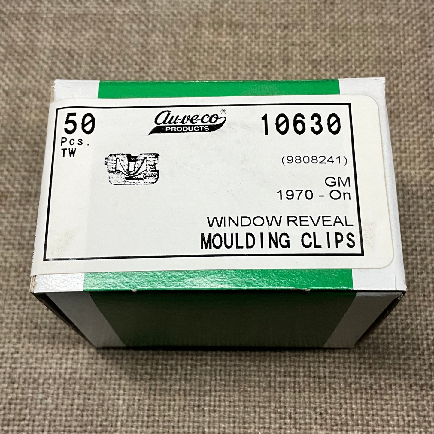 50 Window Reveal Moulding Clips Auveco 10630 OEM GM:9808241 ~ 1970 - on