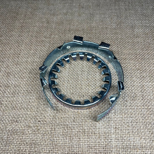 1 Spare Tire Lock Cylinder Housing Retainer & Lock Ring Auveco 21290  KT13766